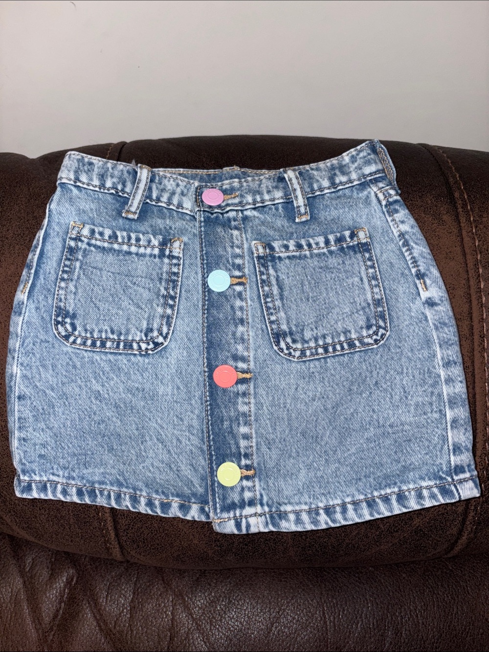Old Navy Light Blue Denim Skirt with Pastel Button Accents Size 4